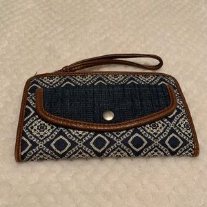 Wallet wristlet